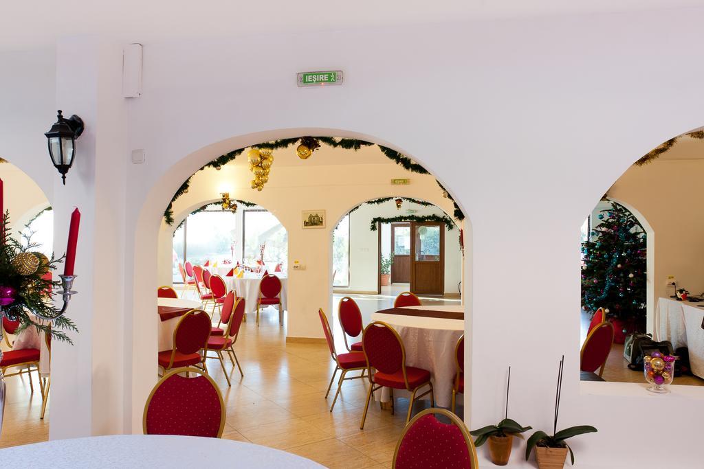 Pension Club Montana Câmpina Buitenkant foto