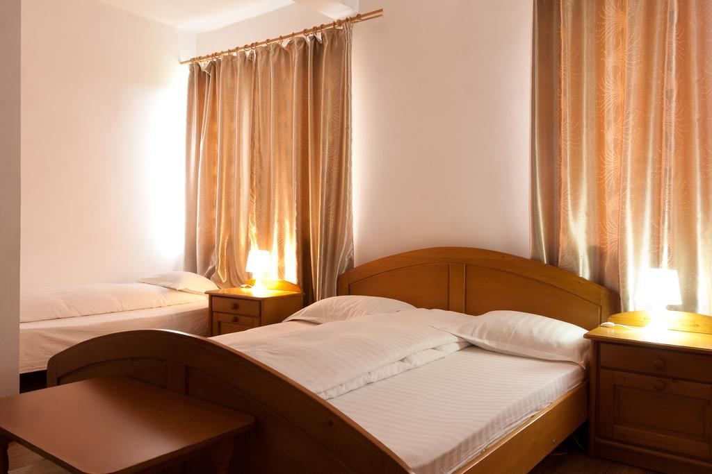 Pension Club Montana Câmpina Buitenkant foto