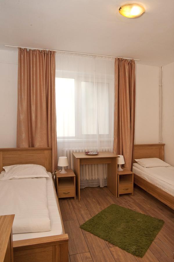 Pension Club Montana Câmpina Buitenkant foto